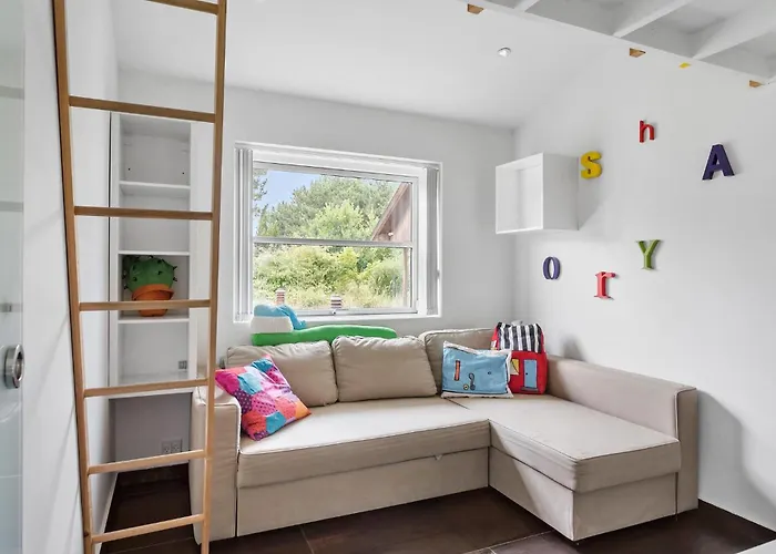 3 Bedroom Amazing In Ferienhaus *